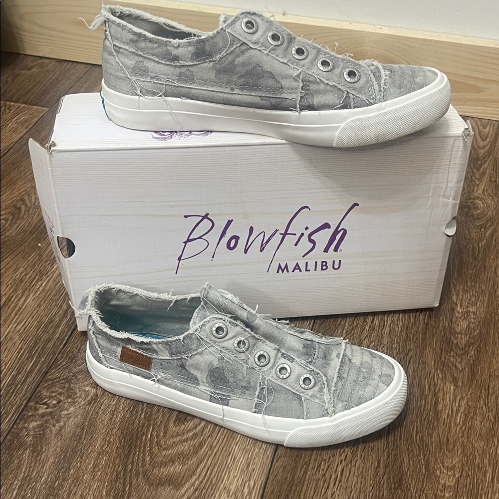 Blowfish Malibu Distressed Gray Sneakers
